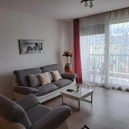 In Split, Near The Old Town, Three Rooms, Balcony, Garage ספליט
