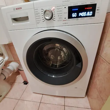 דירה In Split, Near The Old Town, Three Rooms, Balcony, Garage ספליט