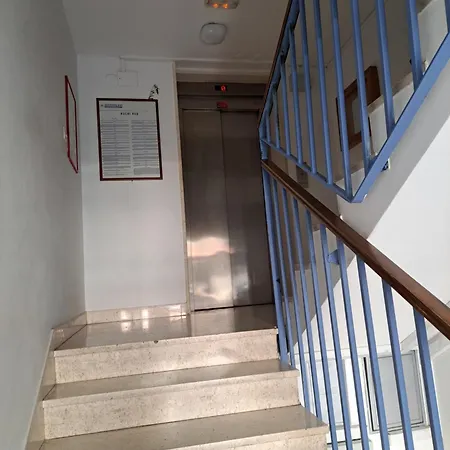 In Split, Near The Old Town, Three Rooms, Balcony, Garage ספליט