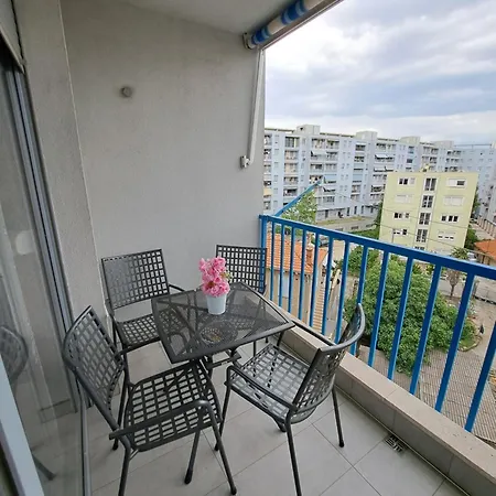 In Split, Near The Old Town, Three Rooms, Balcony, Garage Apartment *