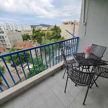 Apartment In Split, Near The Old Town, Three Rooms, Balcony, Garage Split