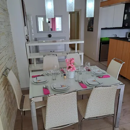 Apartment In Split, Near The Old Town, Three Rooms, Balcony, Garage *