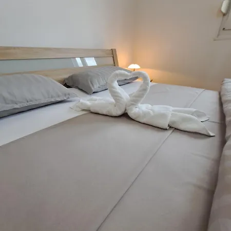 In Split, Near The Old Town, Three Rooms, Balcony, Garage Apartment