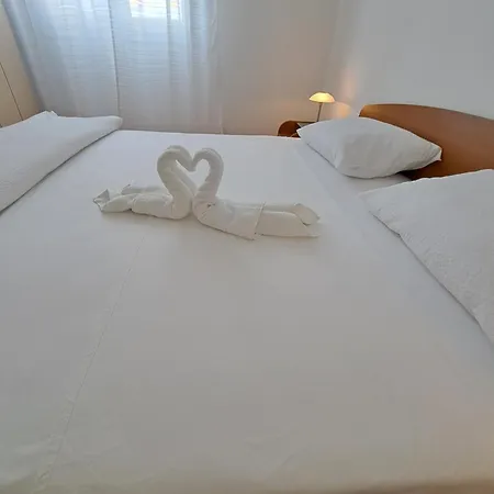 Apartment In Split, Near The Old Town, Three Rooms, Balcony, Garage
