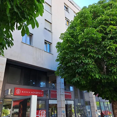 Apartment In Split, Near The Old Town, Three Rooms, Balcony, Garage Split