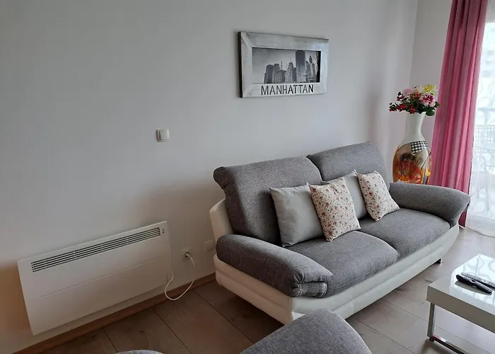 Apartman In Split, Near The Old Town, Three Rooms, Balcony, Garage *
