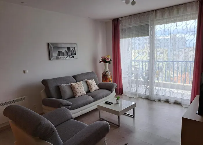 In Split, Near The Old Town, Three Rooms, Balcony, Garage Split