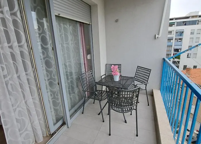 In Split, Near The Old Town, Three Rooms, Balcony, Garage Apartman *