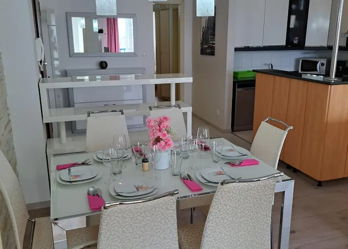 In Split, Near The Old Town, Three Rooms, Balcony, Garage