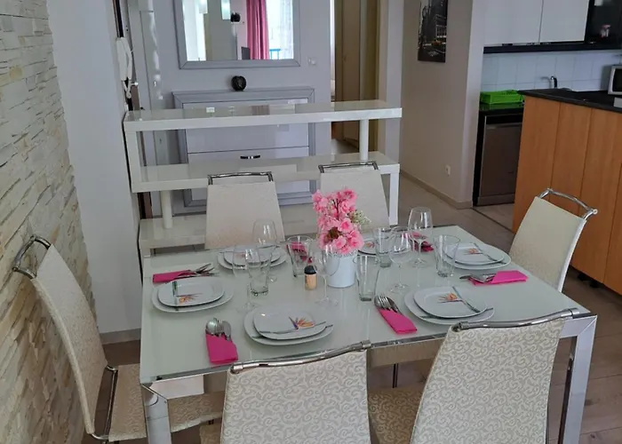 Apartman In Split, Near The Old Town, Three Rooms, Balcony, Garage *