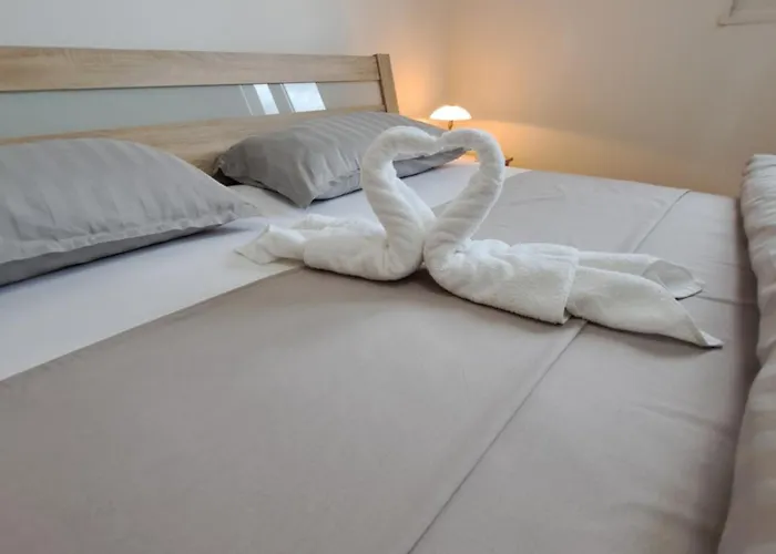 In Split, Near The Old Town, Three Rooms, Balcony, Garage Apartman