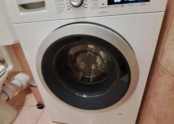 Apartman In Split, Near The Old Town, Three Rooms, Balcony, Garage Split