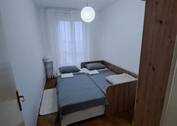 In Split, Near The Old Town, Three Rooms, Balcony, Garage *