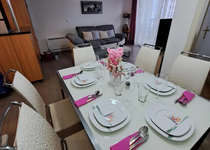 Apartman In Split, Near The Old Town, Three Rooms, Balcony, Garage