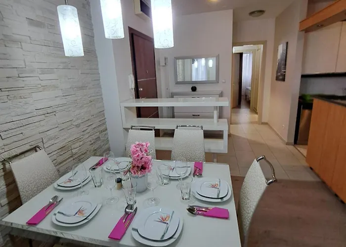 In Split, Near The Old Town, Three Rooms, Balcony, Garage Apartman *