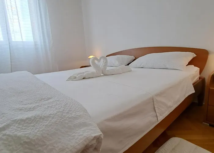 In Split, Near The Old Town, Three Rooms, Balcony, Garage * Split