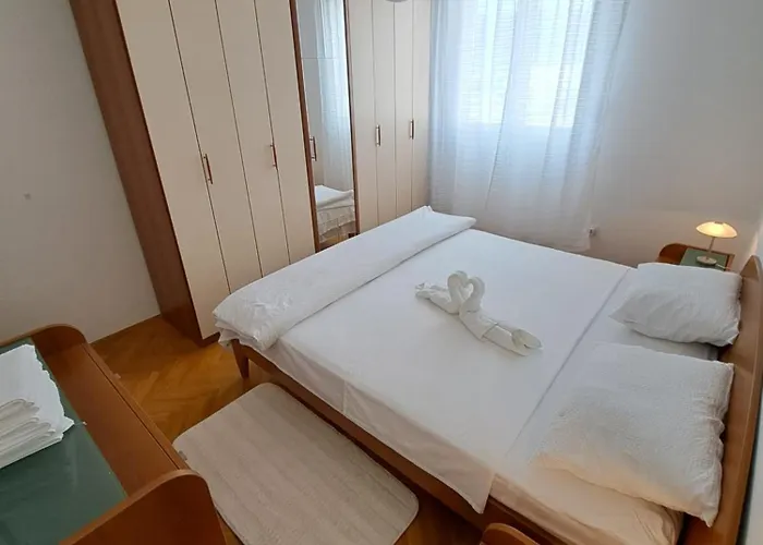 In Split, Near The Old Town, Three Rooms, Balcony, Garage