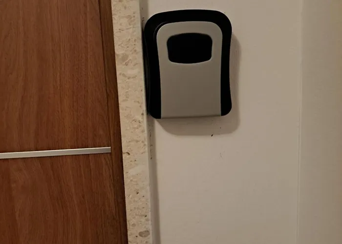 Apartman In Split, Near The Old Town, Three Rooms, Balcony, Garage *