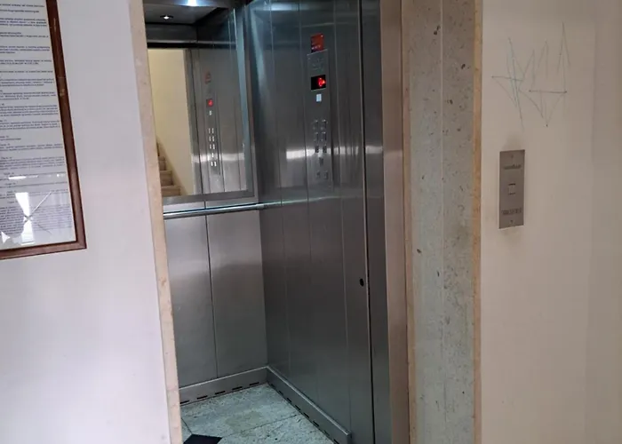 In Split, Near The Old Town, Three Rooms, Balcony, Garage Apartman *