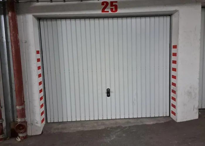 In Split, Near The Old Town, Three Rooms, Balcony, Garage