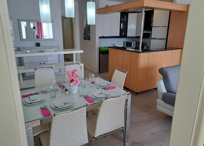 In Split, Near The Old Town, Three Rooms, Balcony, Garage Lejlighed
