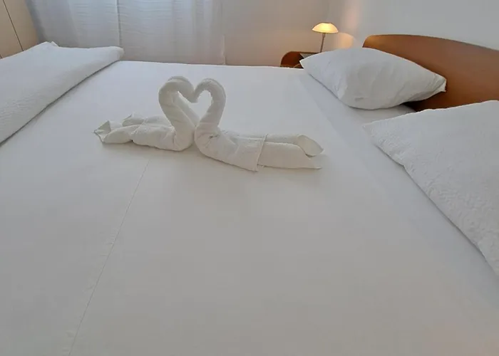 Lejlighed In Split, Near The Old Town, Three Rooms, Balcony, Garage